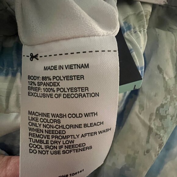 DSG High-Rise‎ Stride Shorts,  Large, Light Blue Patter - Picture 8 of 9